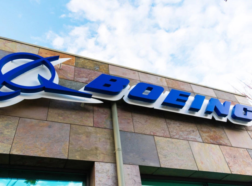 Boeing nën hetim për ndarjen e informacionit në lidhje me hetimin në incidentin e derës